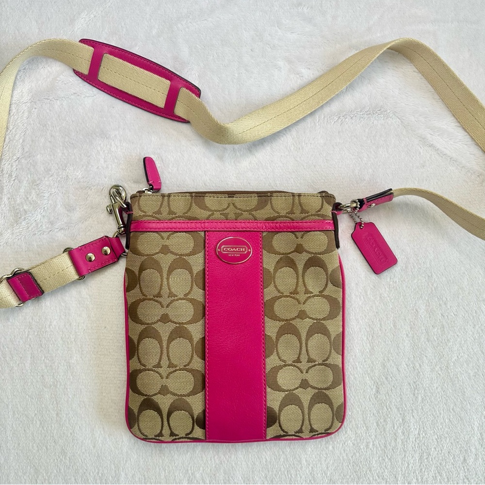Authentic Coach Legacy Signature Swing Pack Crossbody Purse Side Bag Tan & Pink